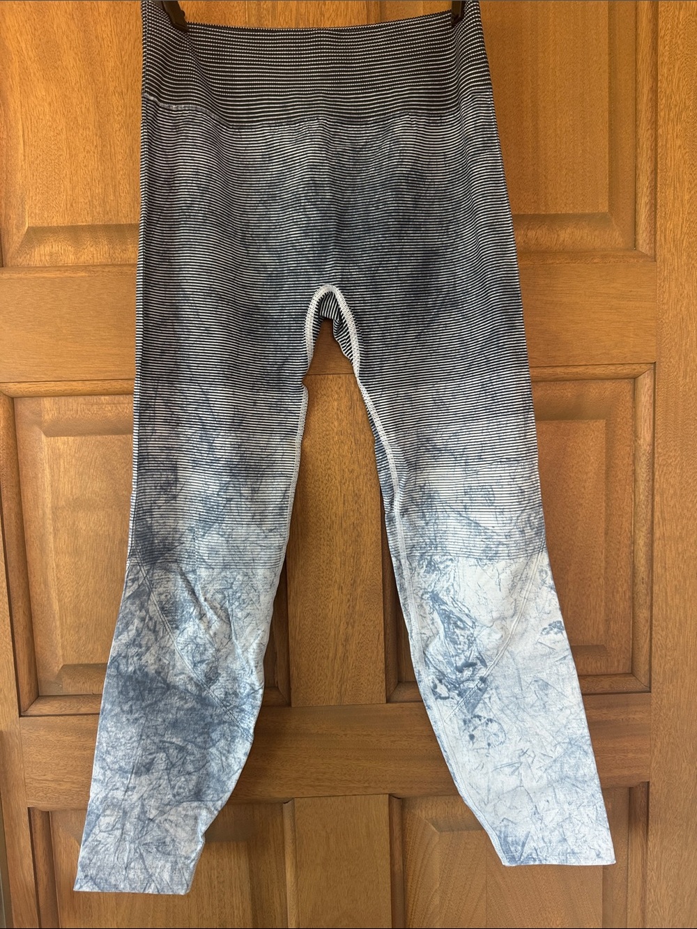 lululemon Navy, Blue, & White Fine-Striped With Pattern Leggings
